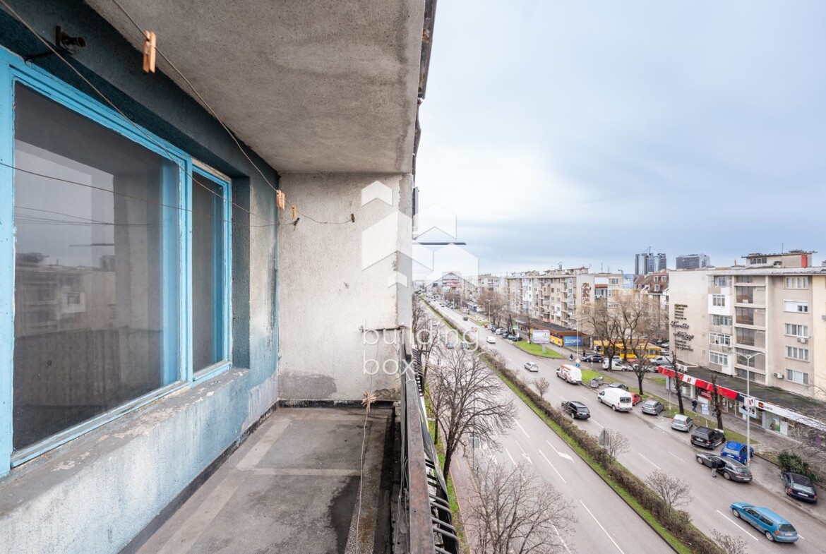 Тристаен апартамент срещу казино Риц - гр. Пловдив - 0