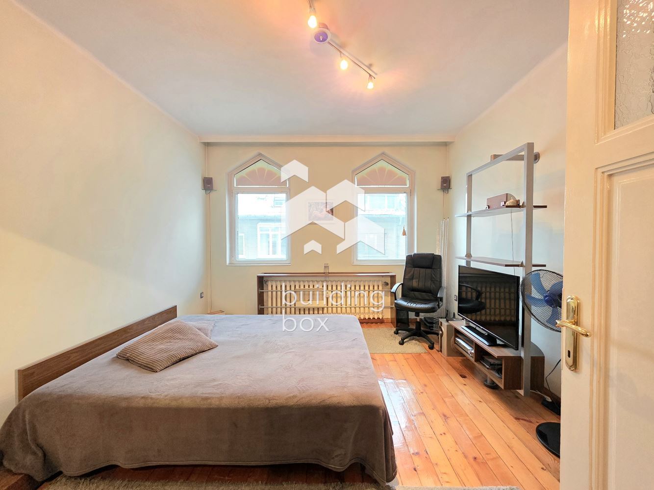 Тристаен апартамент в сърцето на столицата – ул. „Уилям Гладстон“, до бул. „Витоша“