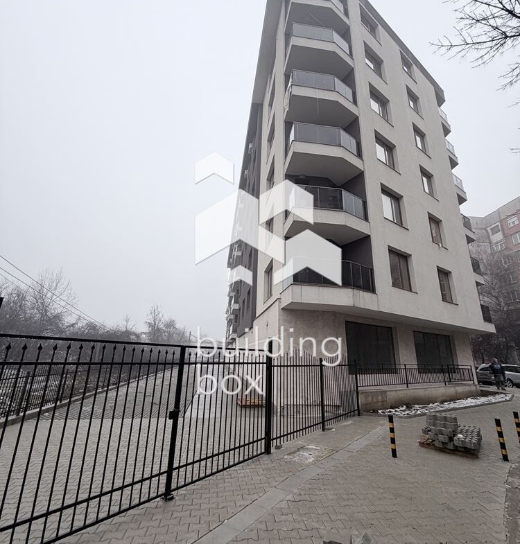 Тристаен апартамент в Люлин 1 - 0