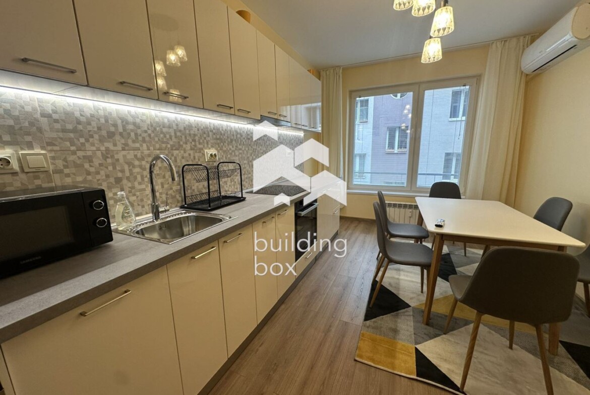 Тристаен апартамент на метри от храм паметника Ал. Невски - 0