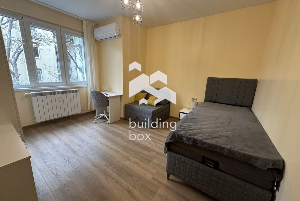 Тристаен апартамент на метри от храм паметника Ал. Невски - 0