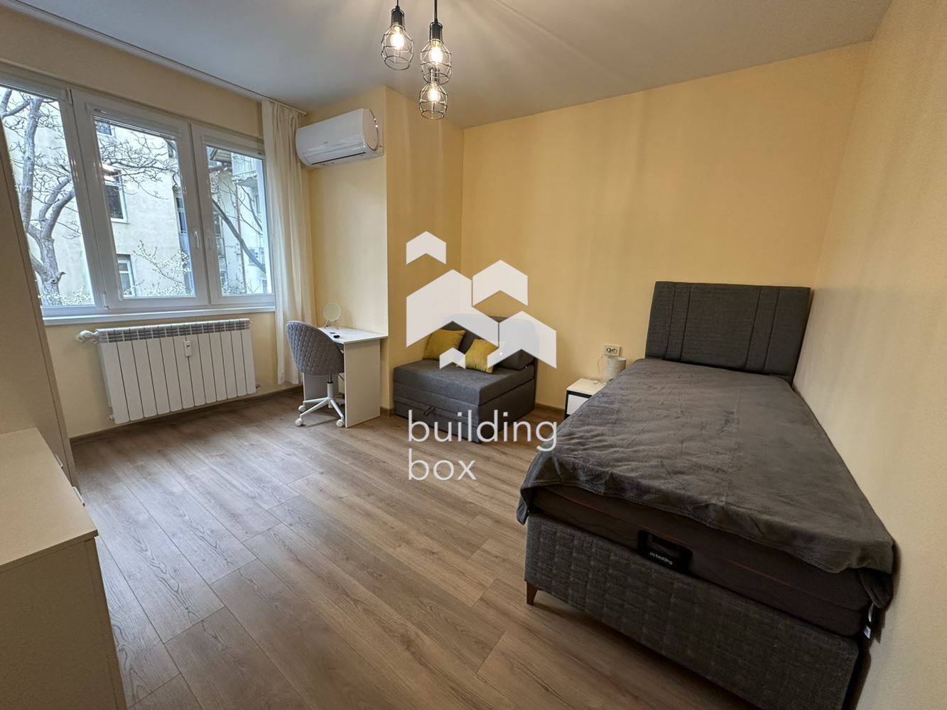 Тристаен апартамент на метри от храм паметника Ал. Невски - 0