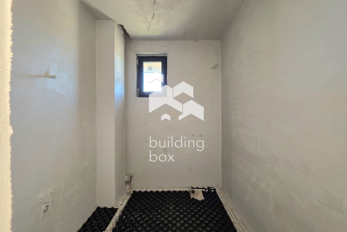 Качество! Простор с двор 600 кв.м.! Еднофамилна къща с Акт 16! - 0