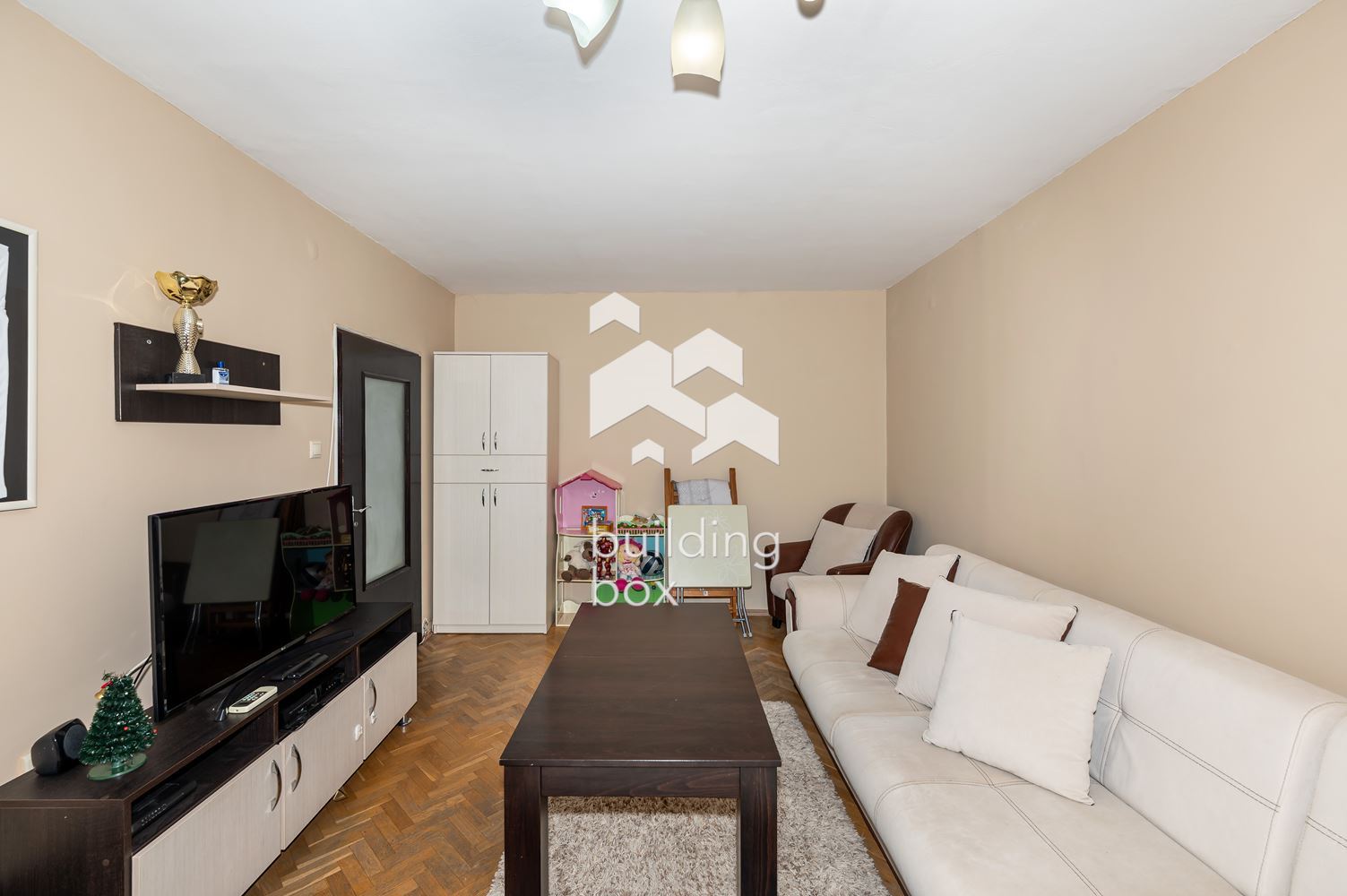 Апартамент с три отделни помещения срещу Съдебната палата - 0