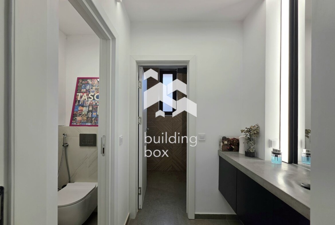 Офис със склад и паркомясто в идеален център – кв. Яворов - 0