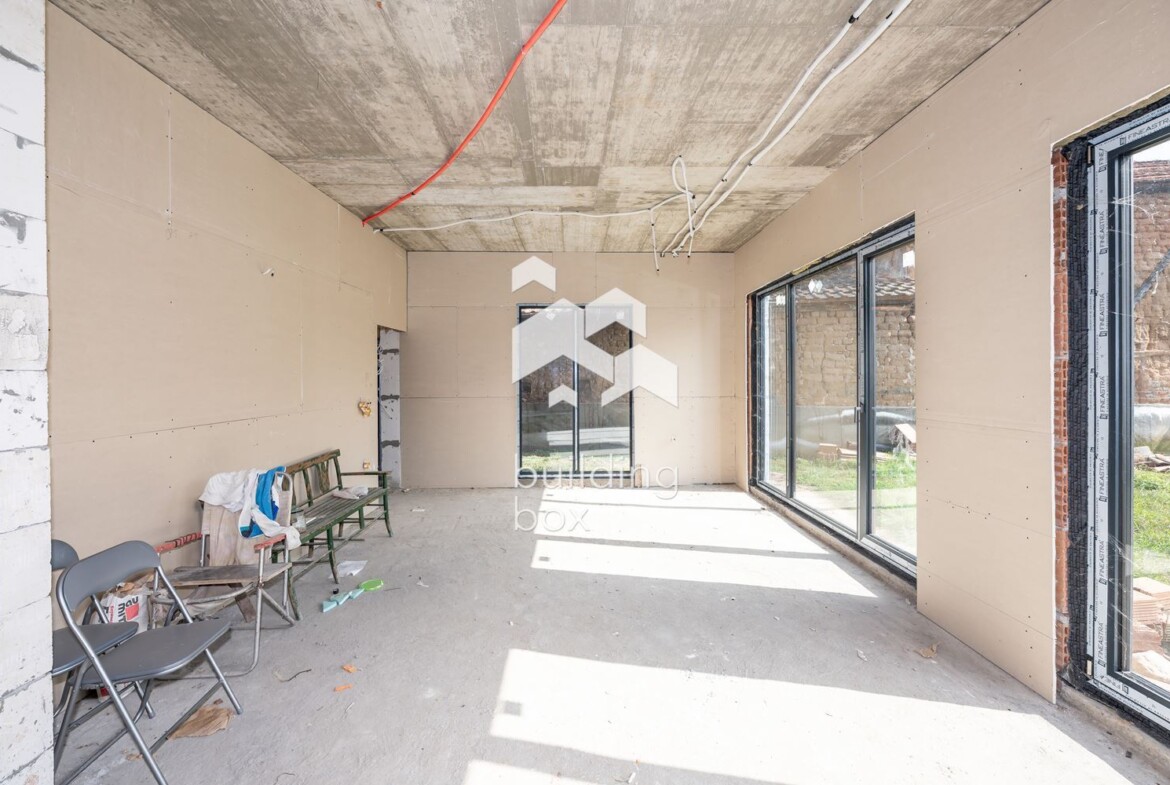 Еднофамилна къща в с. Старосел - 0