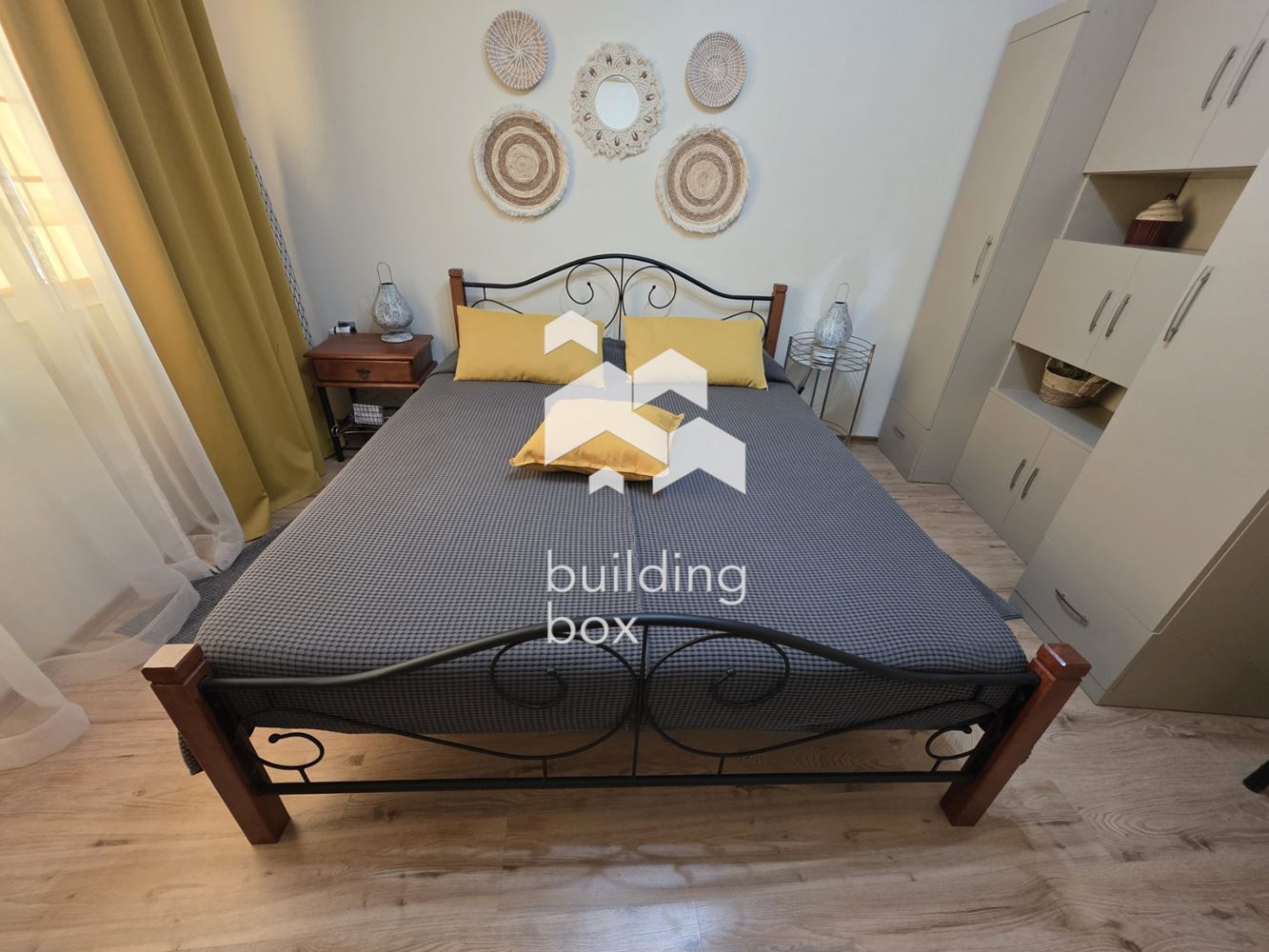 Тристаен апартамент в сърцето на кв. Кършияка до "Холидей Ин" и "БИЛЛА" - 0