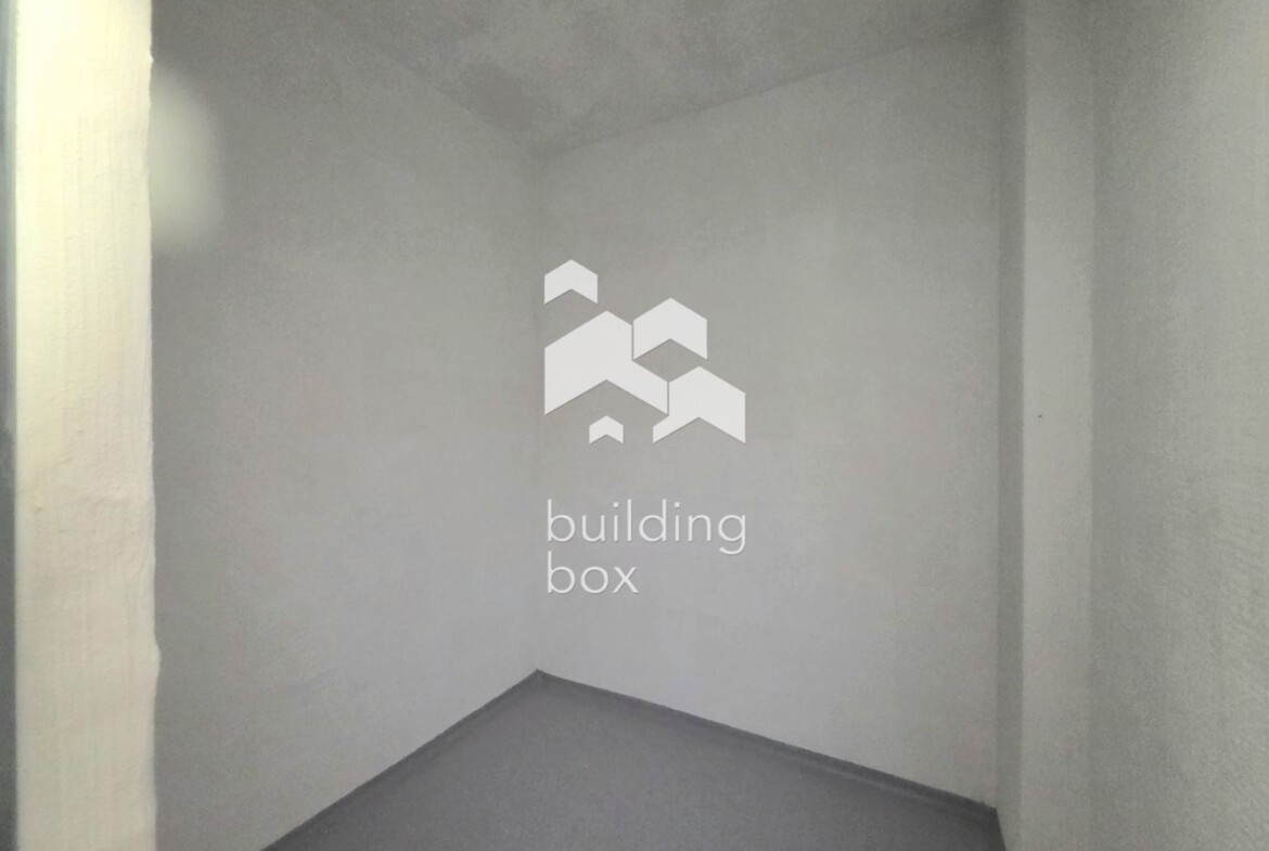 Тристаен апартамент - кв. Оборище - 0