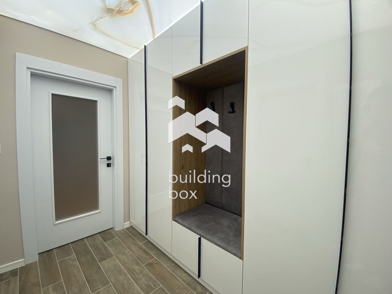 Двустаен апартамент в кв. Остромила - 0