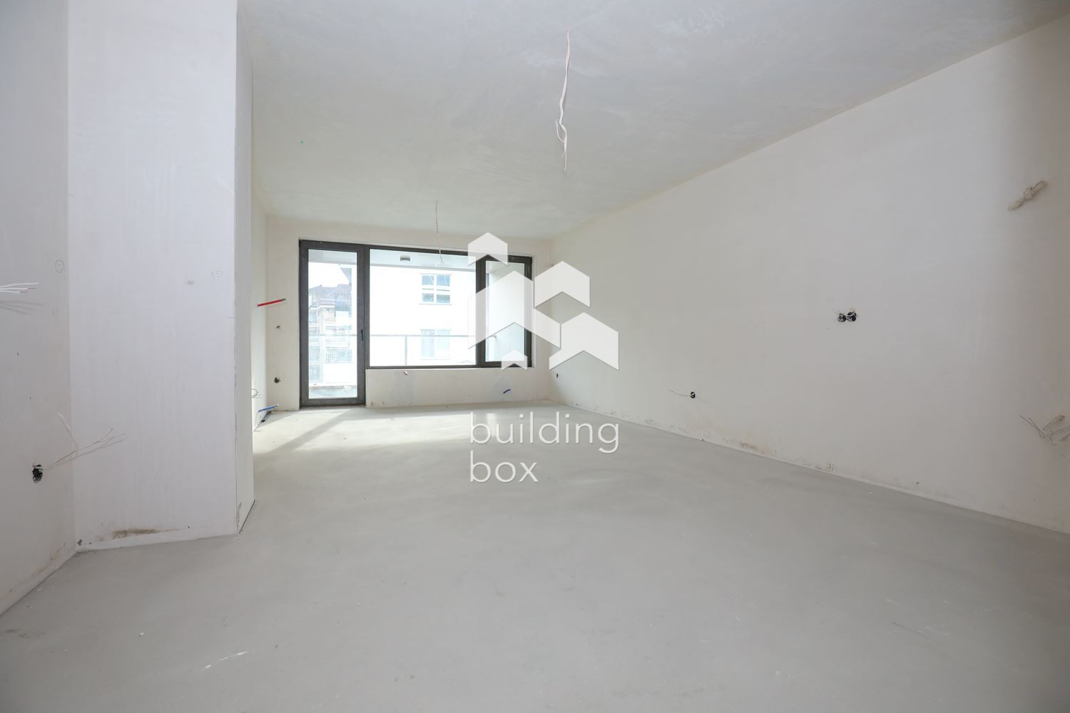 Нов слънчев 3-стаен апартамент - над 30 кв.м. всекидневна - 0