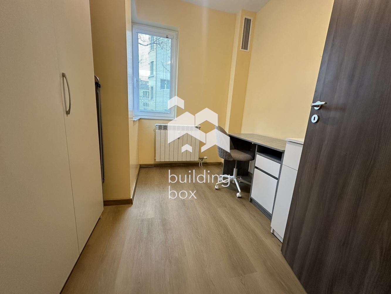 Тристаен апартамент на метри от храм паметника Ал. Невски - 0