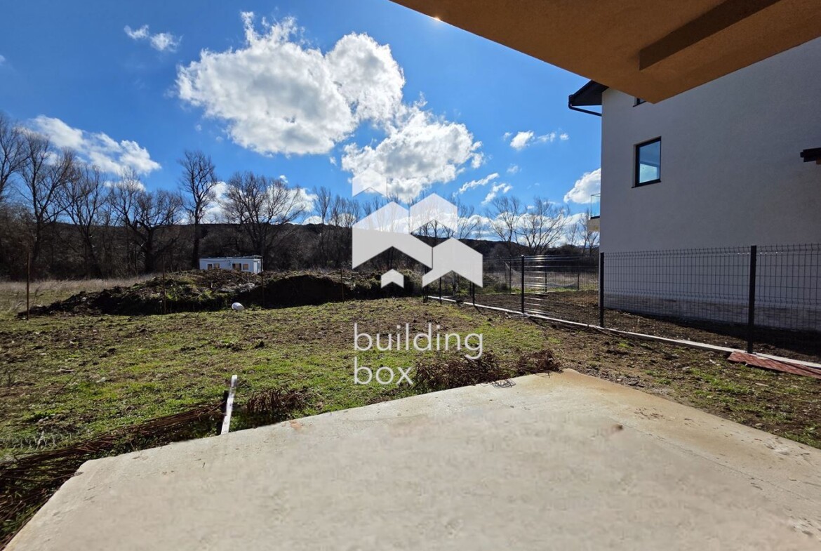 Качество! Простор с двор 600 кв.м.! Еднофамилна къща с Акт 16! - 0