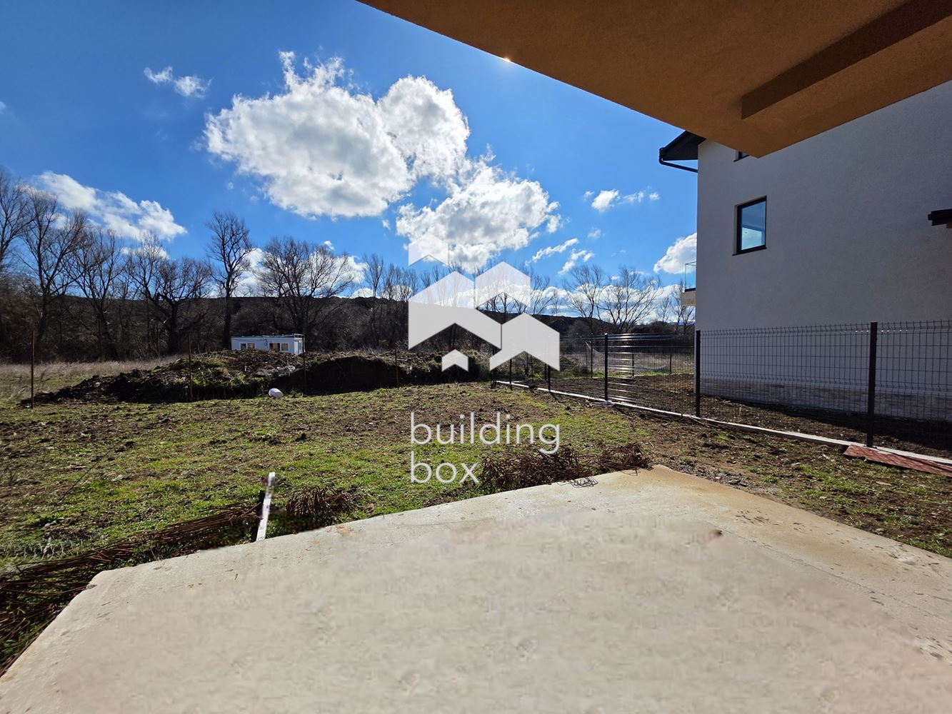 Качество! Простор с двор 600 кв.м.! Еднофамилна къща с Акт 16! - 0