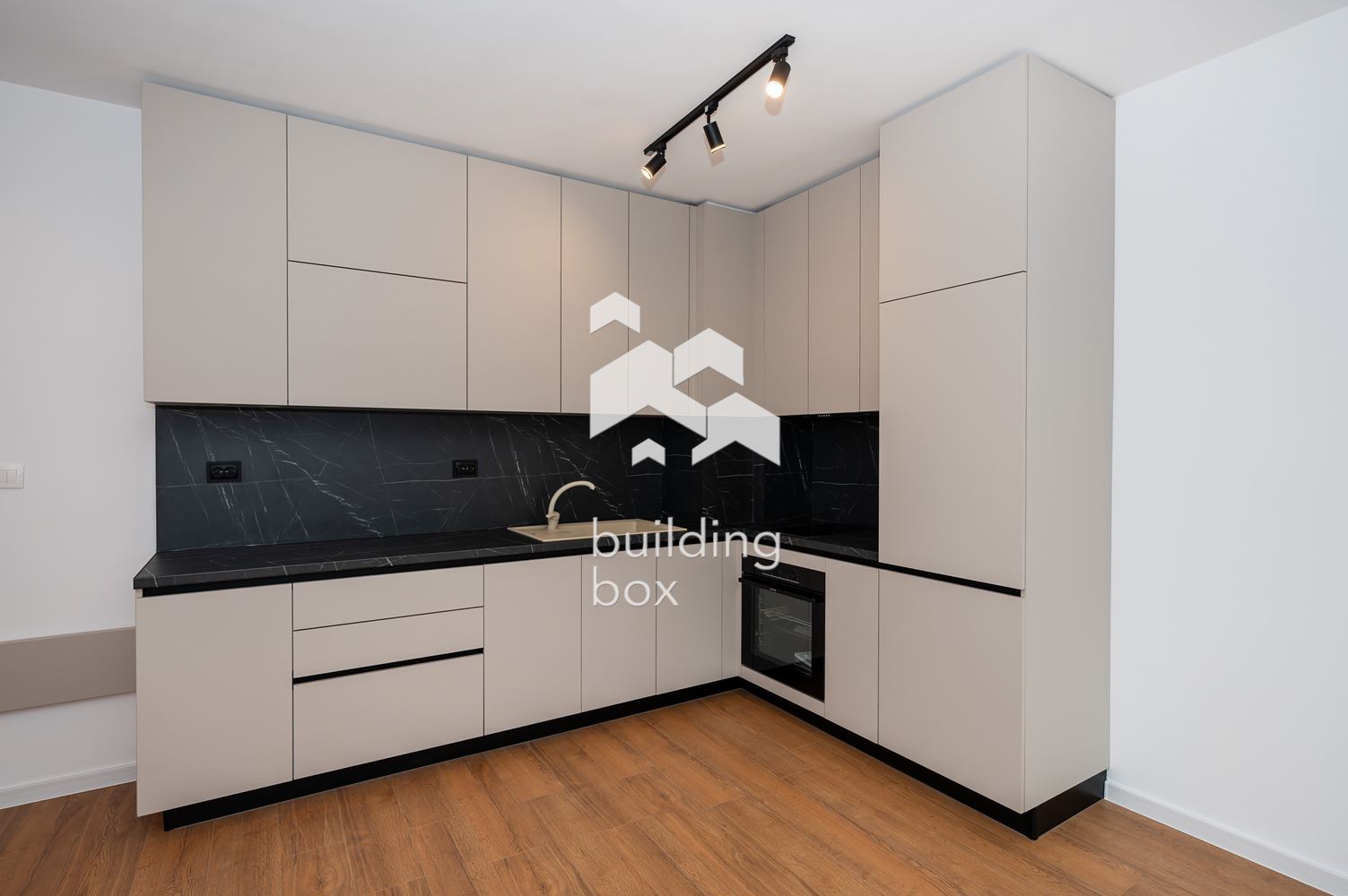 Двустаен апартамент, довършен до ключ - кв. Тракия - 0