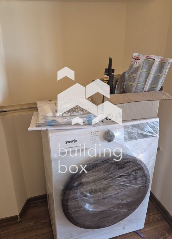 Тристаен апартамент срещу х.Санкт Петербург - 0