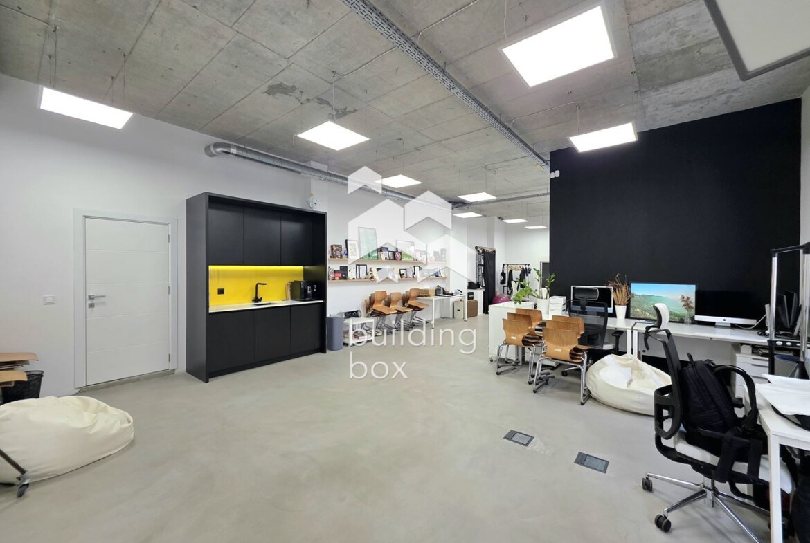 Офис със склад и паркомясто в идеален център – кв. Яворов - 0