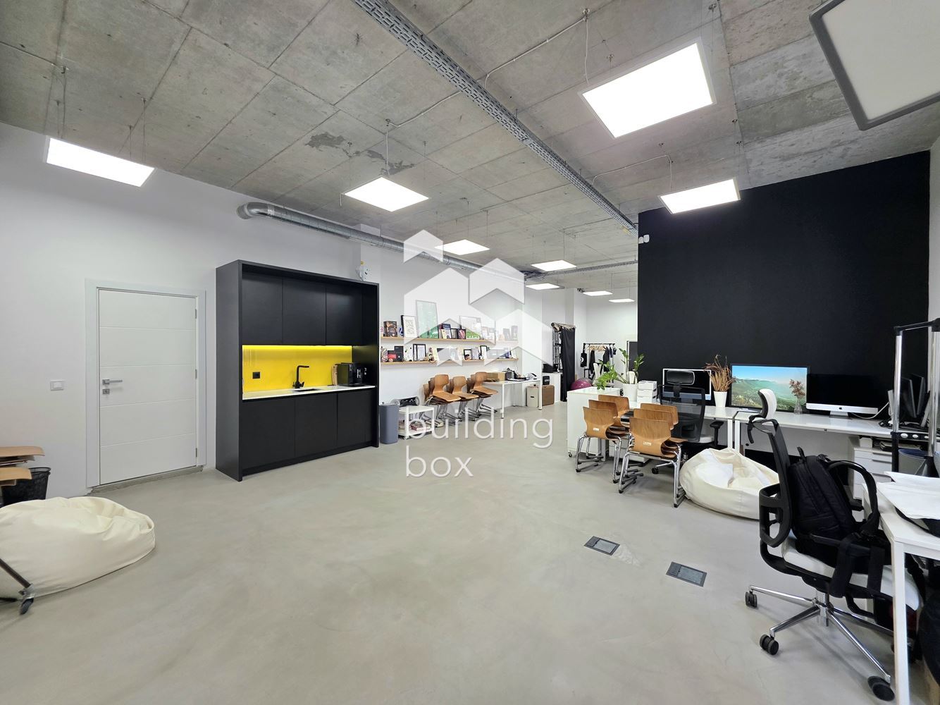 Офис със склад и паркомясто в идеален център – кв. Яворов - 0