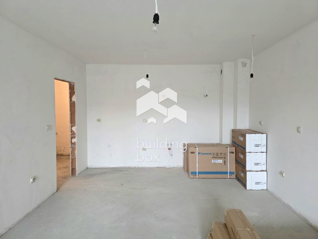 Тристаен апартамент - кв. Оборище - 0