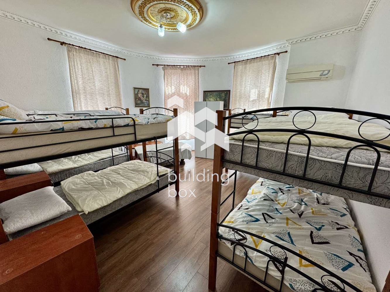 Легла под наем в ТОП център - 0