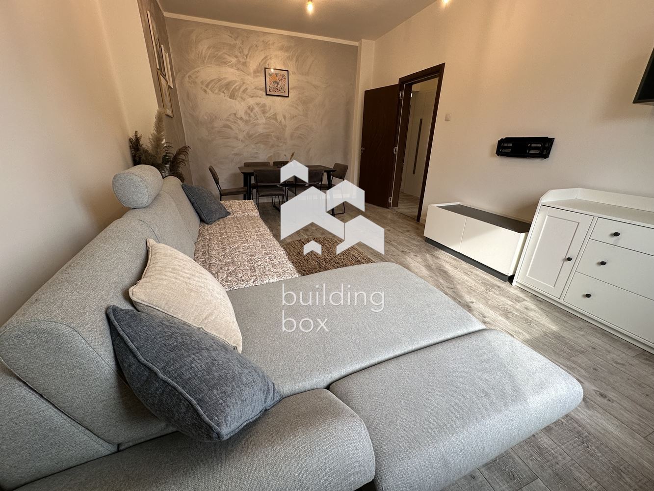 Двустаен апартамент в непосредствена близост до НДК - 0