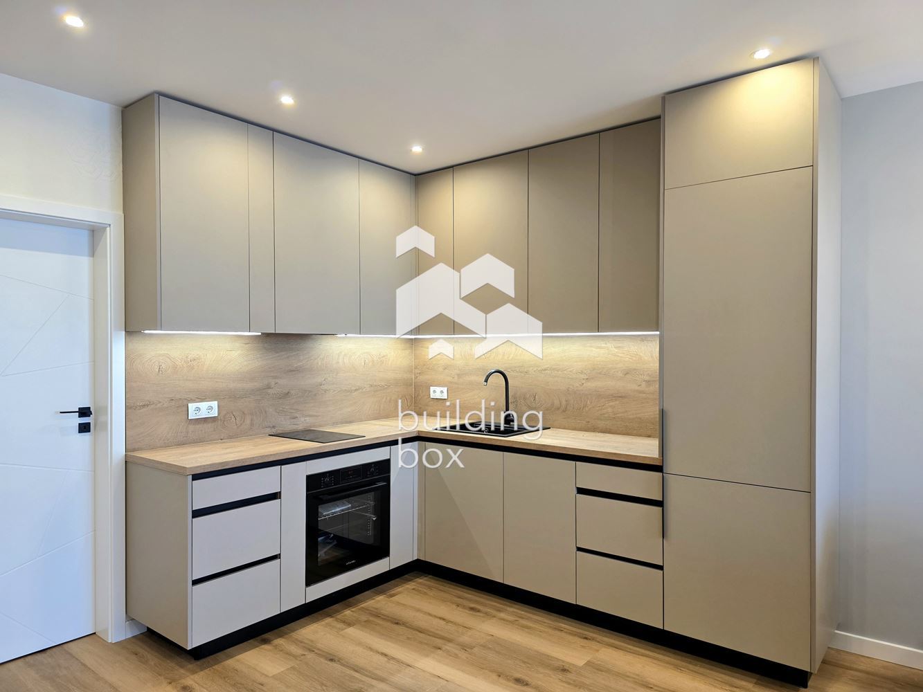 Светъл и просторен апартамент в MONA 3 - 0