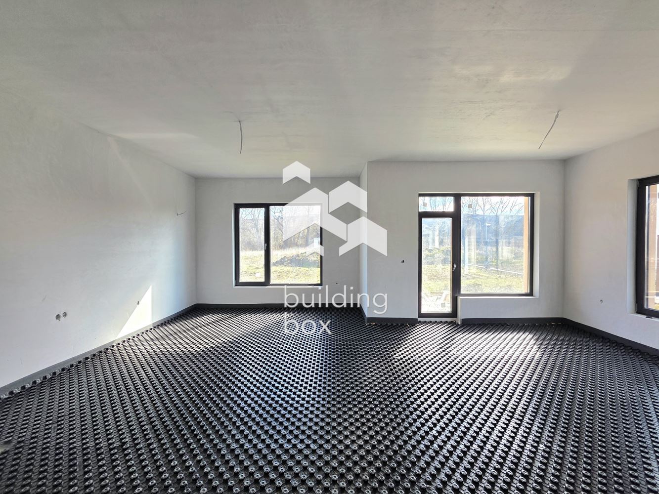 Качество! Простор с двор 600 кв.м.! Еднофамилна къща с Акт 16! - 0