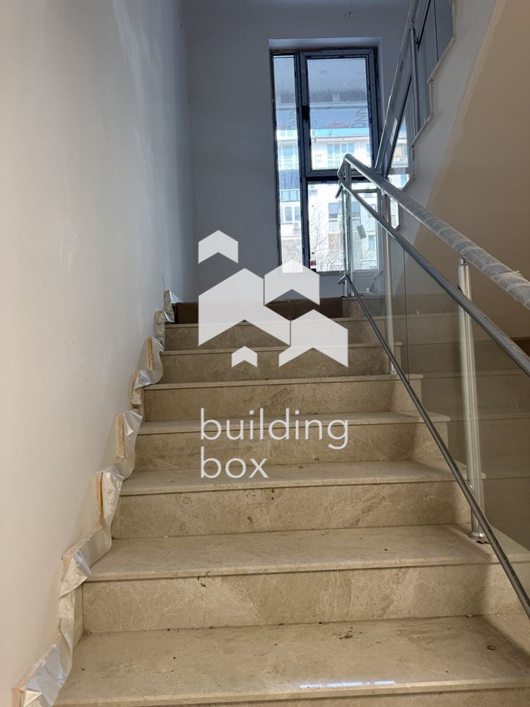 Продава 3-стаен - 0