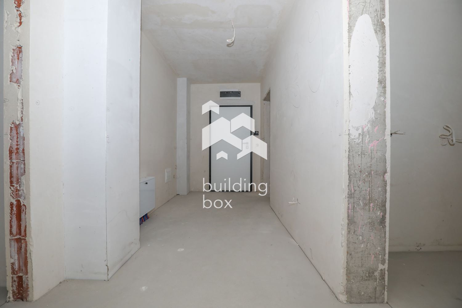 Нов слънчев 3-стаен апартамент - над 30 кв.м. всекидневна - 0