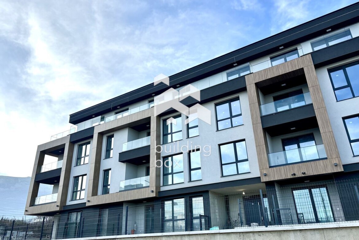 Просторен тристаен апартамент - кв. Малинова долина - 0