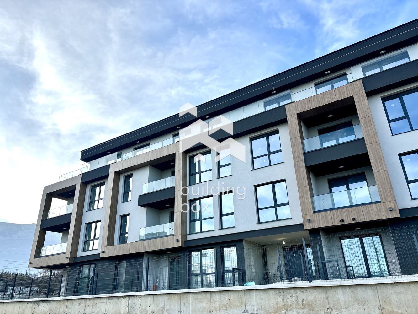 Просторен тристаен апартамент – кв. Малинова долина