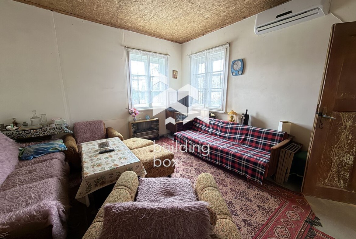 Къща - с. Долни Раковец - 0