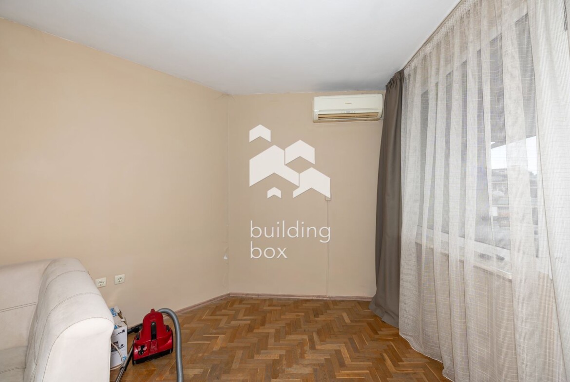 Апартамент с три отделни помещения срещу Съдебната палата - 0