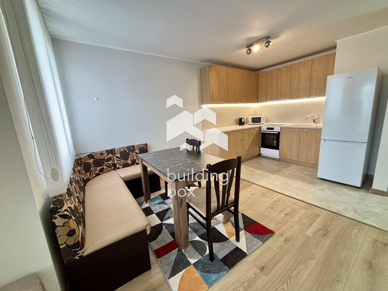 ДВУСТАЕН Стоун Хил