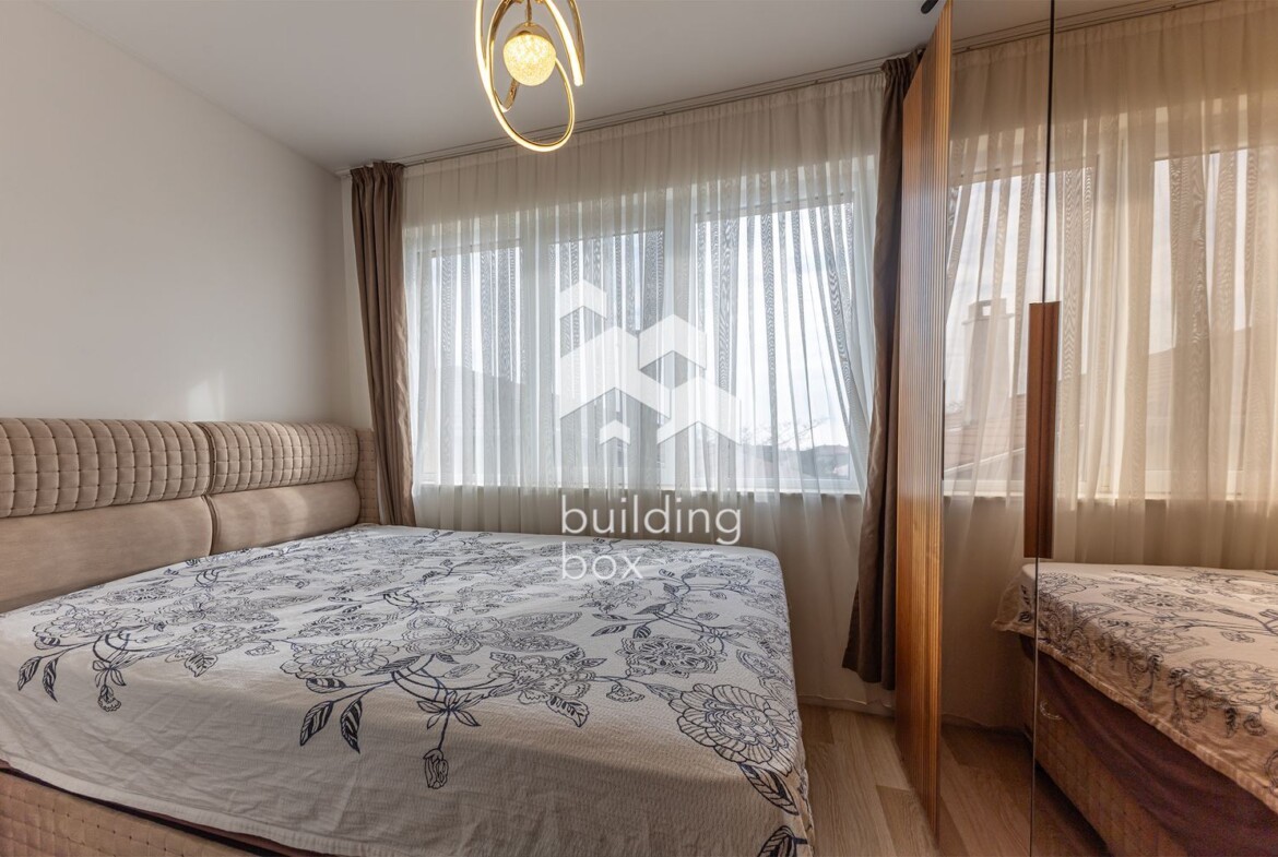 Тристаен апартамент с паркомясто - 0