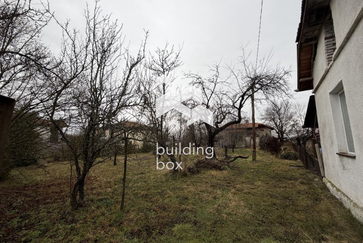 Къща - с. Долни Раковец - 0