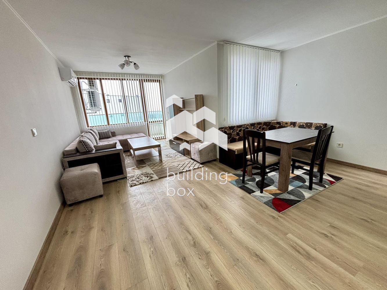 ДВУСТАЕН Стоун Хил - 0