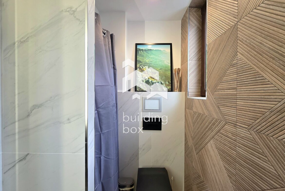 Офис със склад и паркомясто в идеален център – кв. Яворов - 0