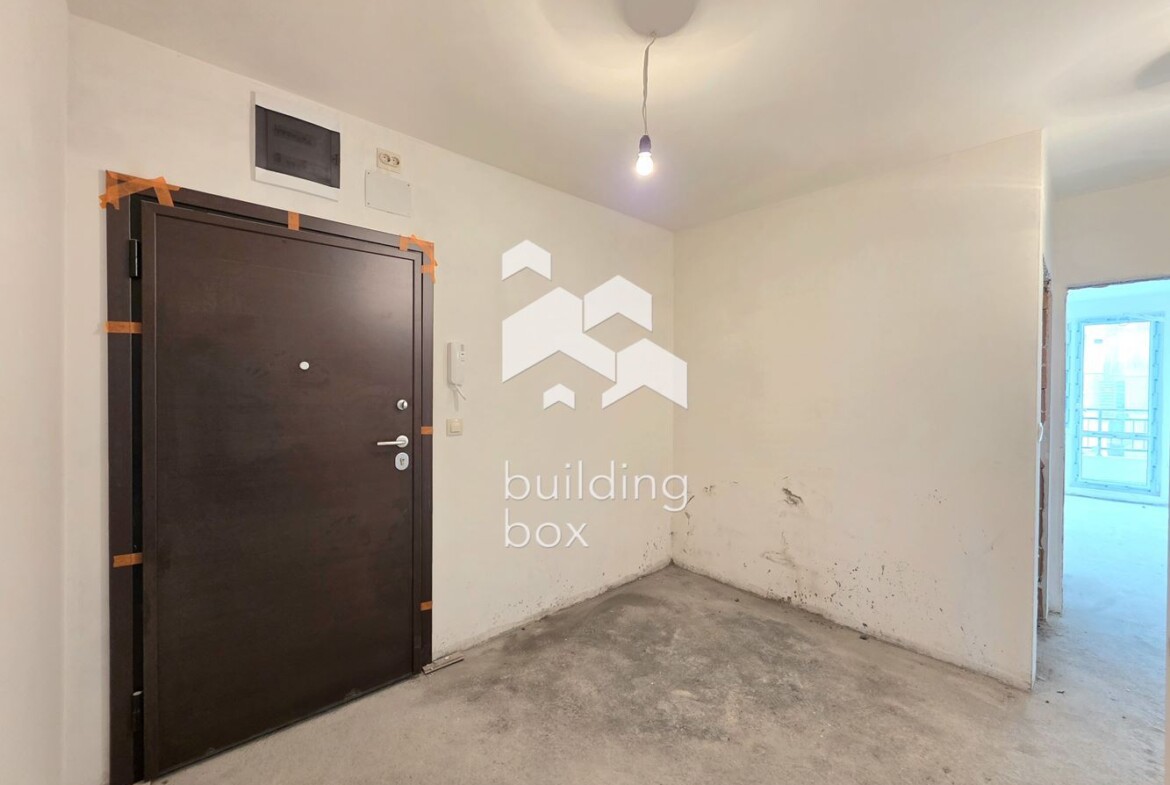 Тристаен апартамент - кв. Оборище - 0