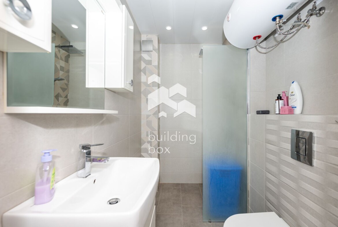 Апартамент с три отделни помещения срещу Съдебната палата - 0