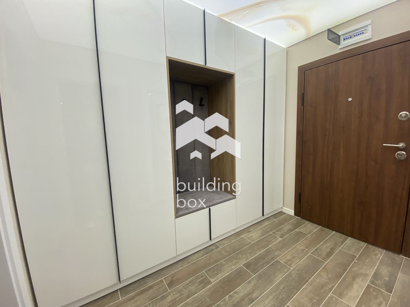 Двустаен апартамент в кв. Остромила - 0