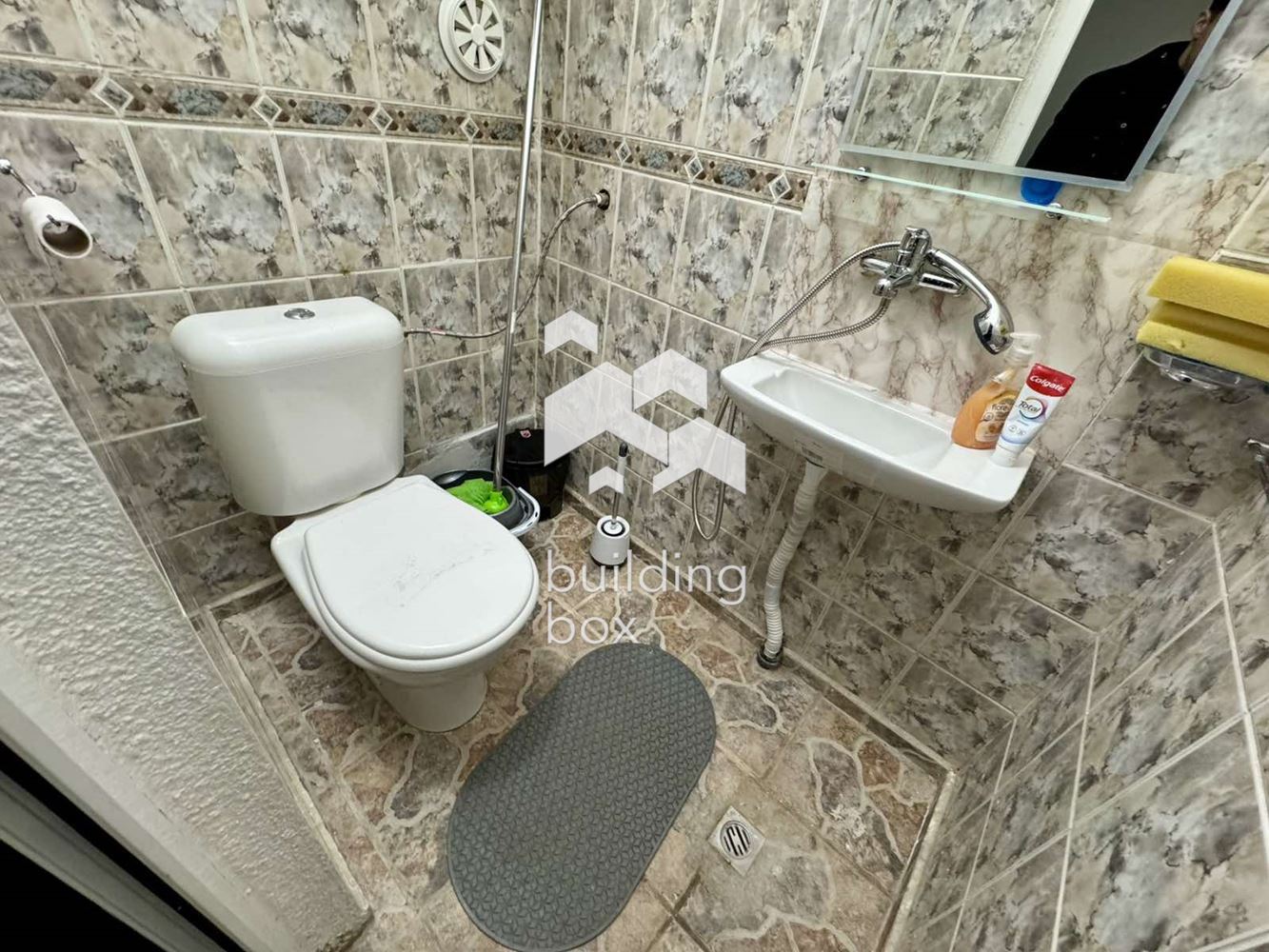 Легла под наем в ТОП център - 0