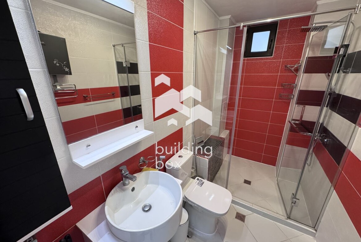 Тристаен луксозно обзаведен апартамент под наем - 0