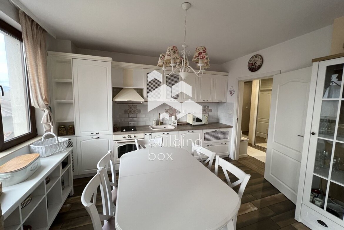 Тристаен апартамент - кв. Прослав - 0