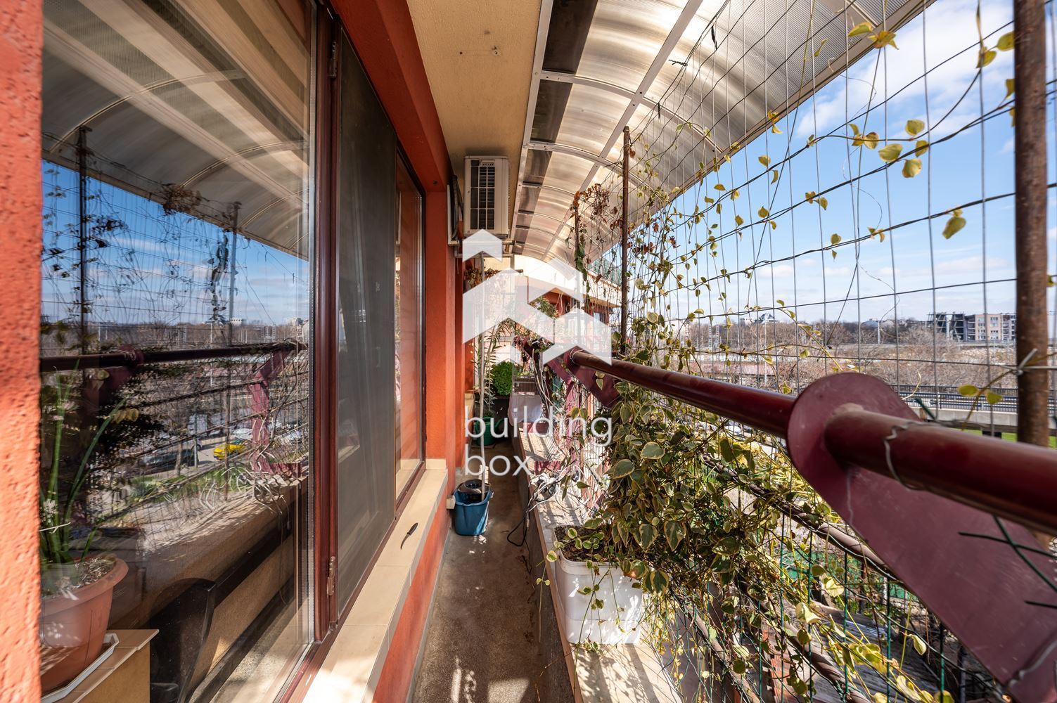 Двустаен обзаведен апартамент до Сточна гара - 0