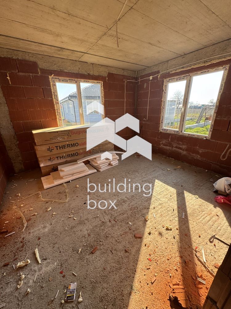 Самостоятелна къща в село Маноле - 0