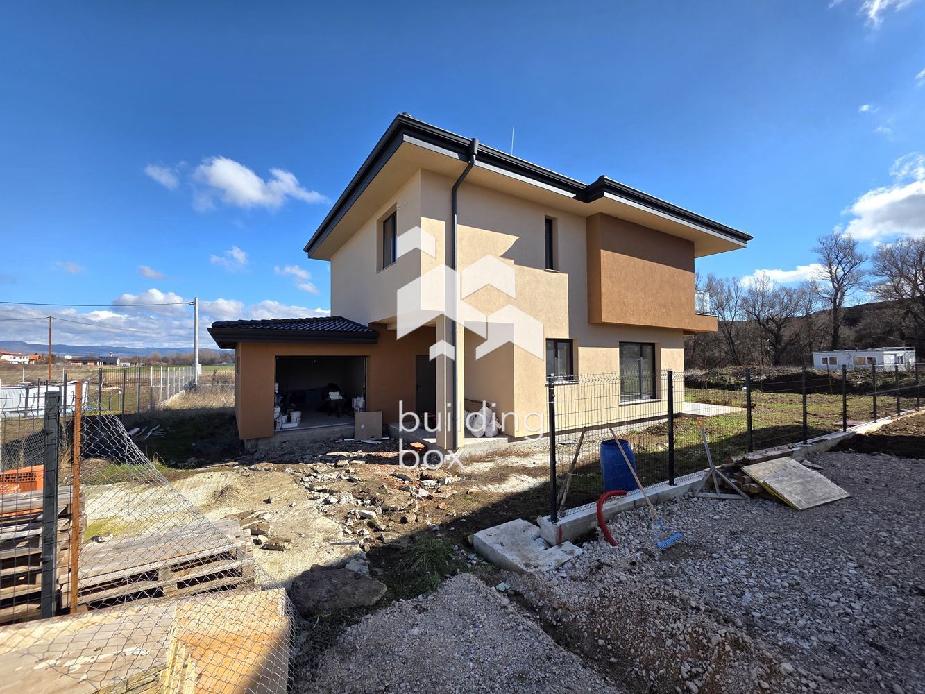 Качество! Простор с двор 600 кв.м.! Еднофамилна къща с Акт 16! - 0