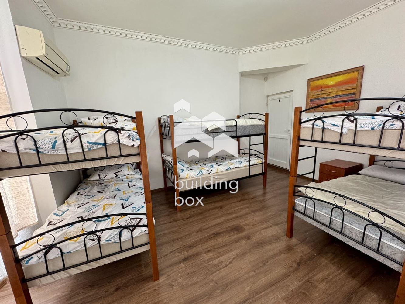 Легла под наем в ТОП център - 0