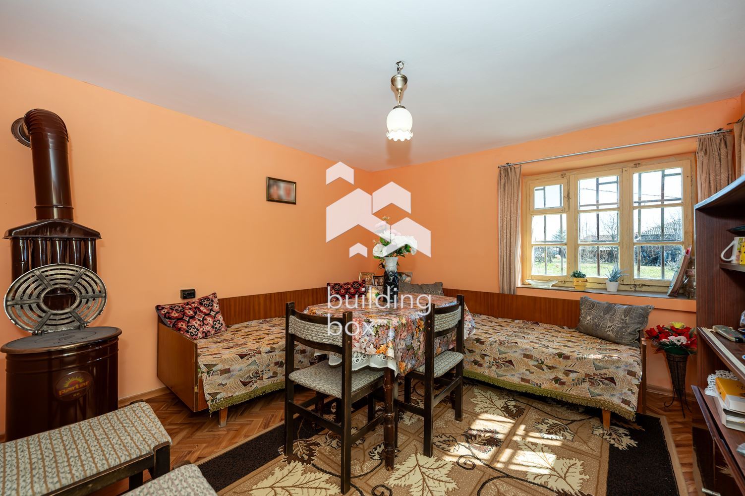 Фамилна къща с двор в с. Шишманци - 0