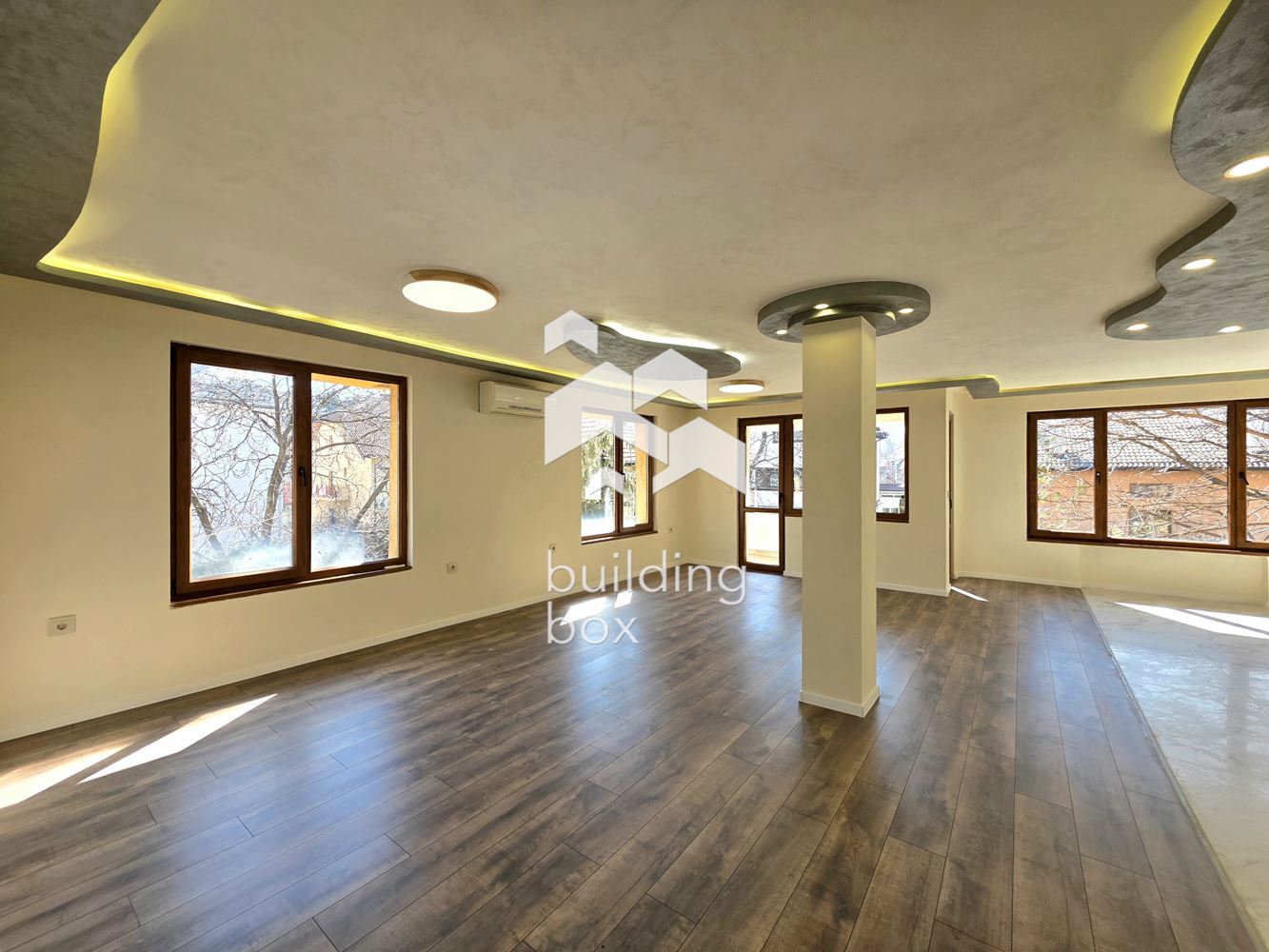 Просторен многостиаен след ремонт в Павлово