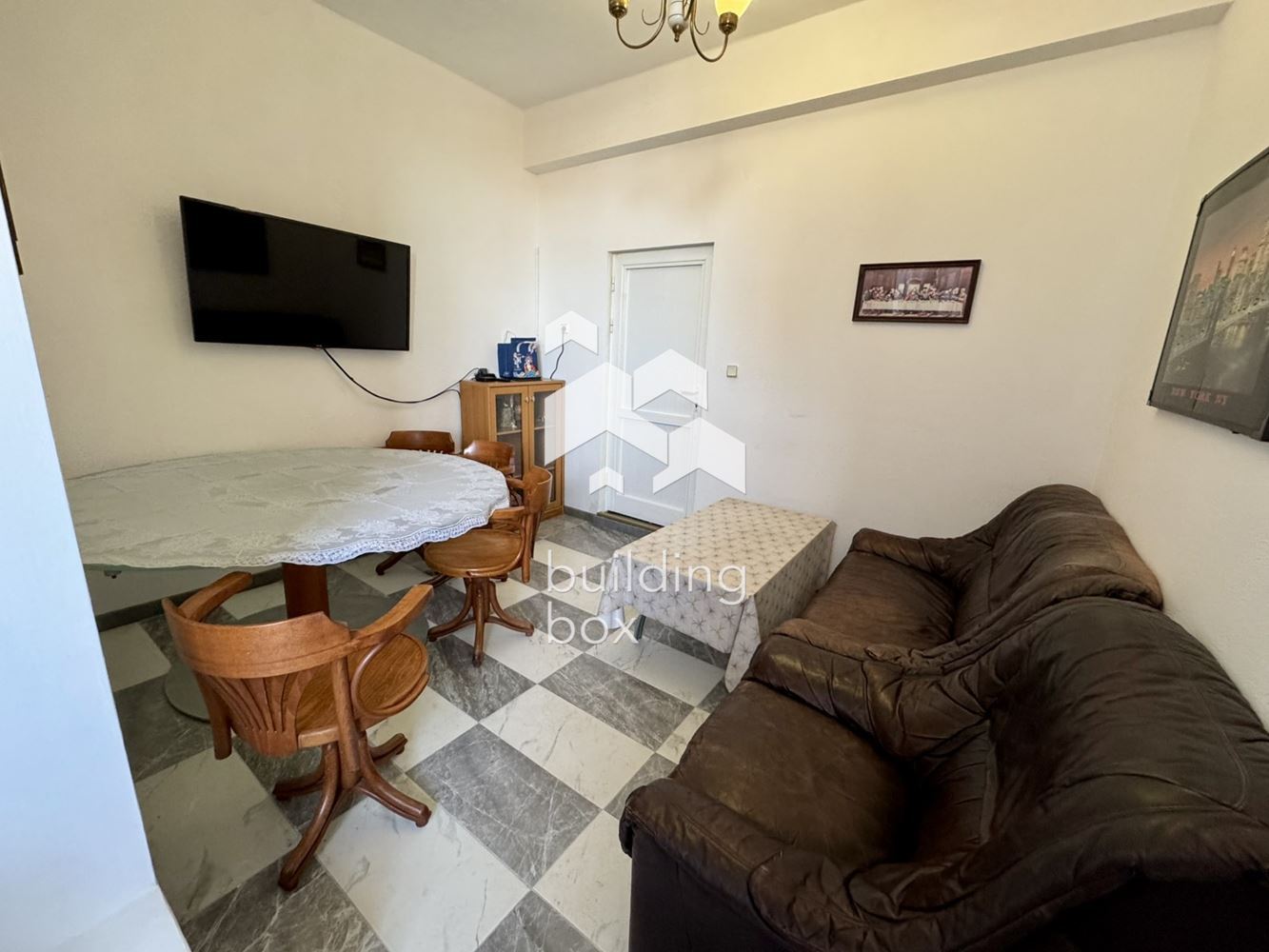 Легла под наем в ТОП център